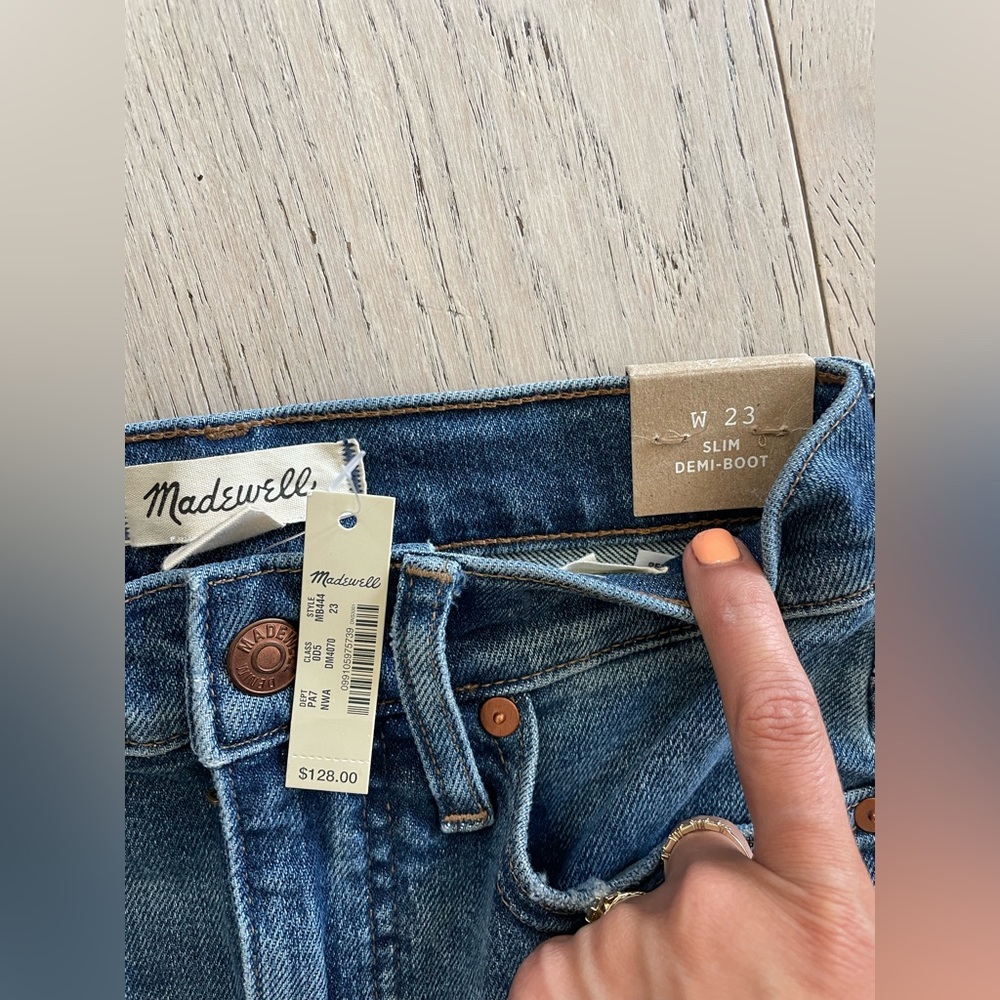 Brand new madewell slim demi boot jeans size 23